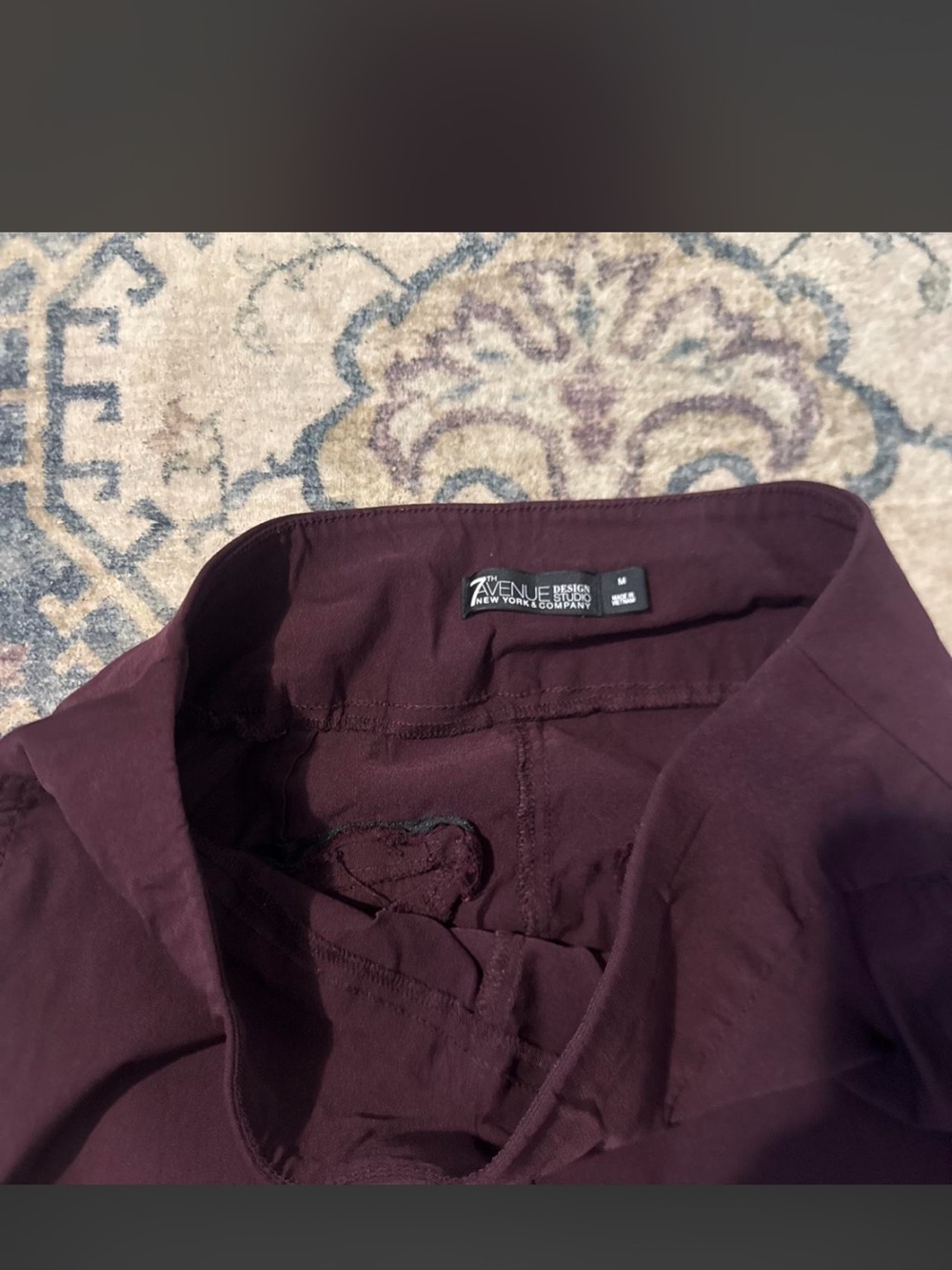NY and Company 7th Ave. High-Waisted Skinny pants Deep Plum - Picture 4 of 4